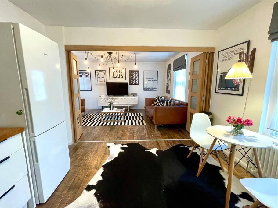 Gorgeous 2 Bedroom Apartment Edge Of Cabot Circus Bristol Dış mekan fotoğraf
